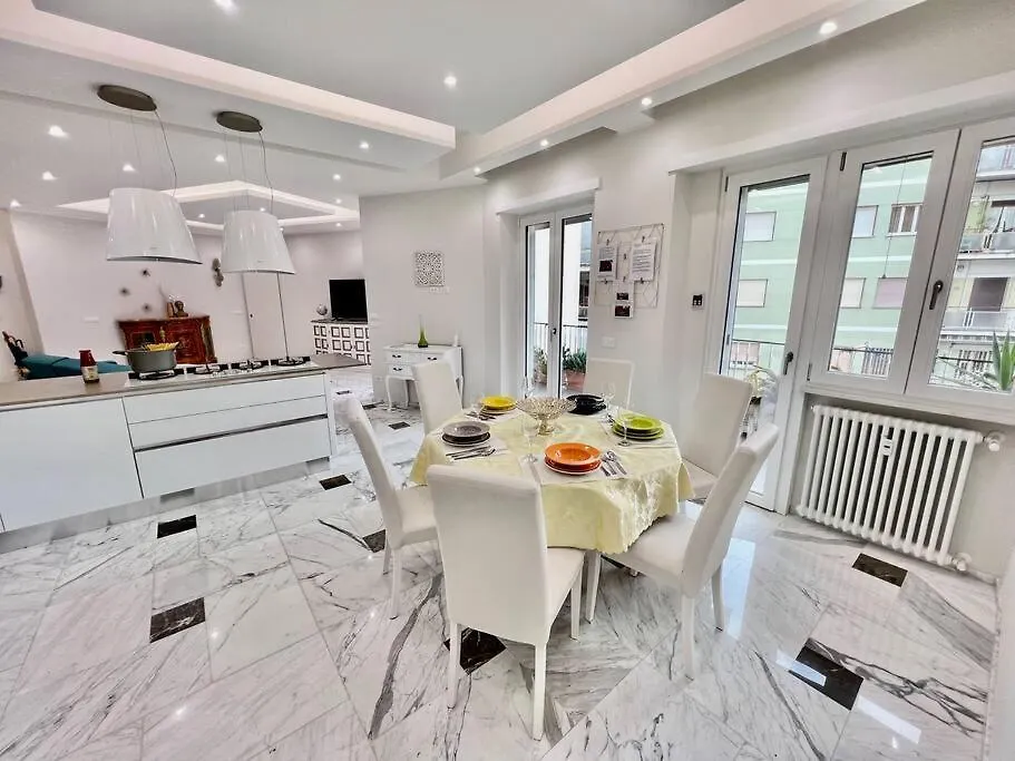 Lussuoso 130 Mq Zona Cipro Apartment Rome